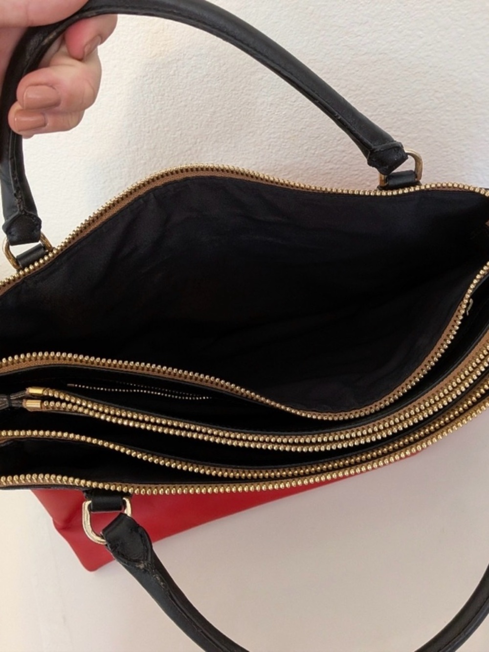 Coach Borough Red Striped
Satchel In BEAUTIFUL CONDITION!! - Picture 4 of 9